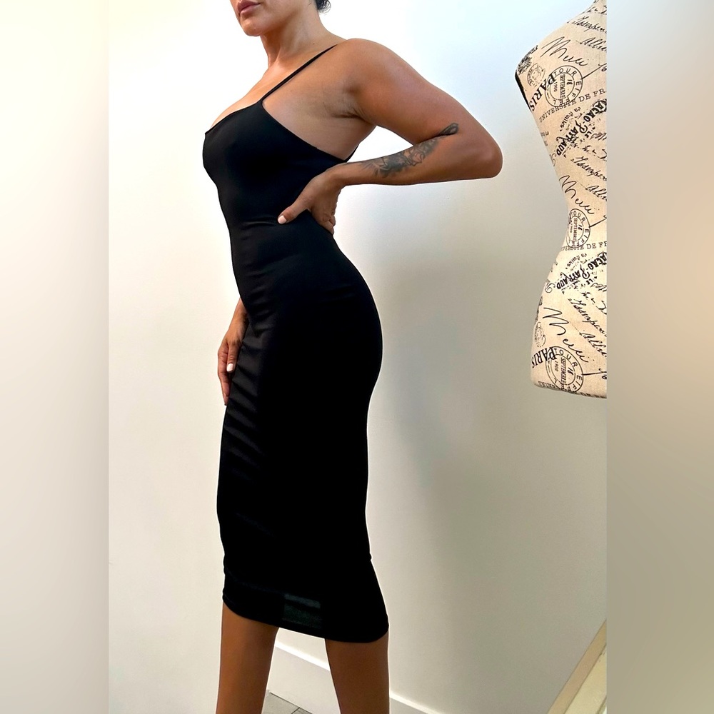 PrettyLittle Thing - Strappy Midi Dress, black, size 6